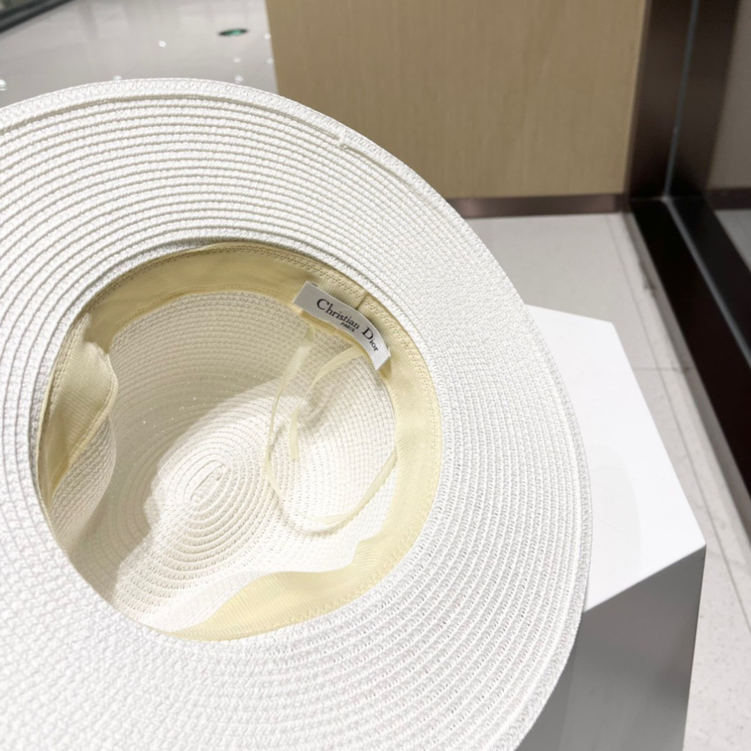  【DIOR迪奥】春夏新款草编遮阳草帽盆帽🤩沙滩风，简约大方，百搭单品～出街首选，新款帽型超美腻，新品上