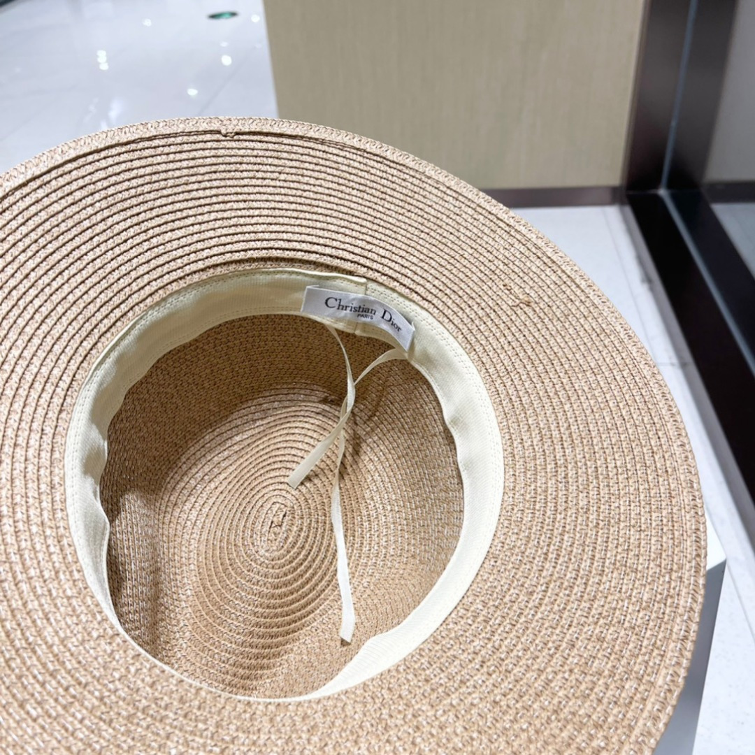  【DIOR迪奥】春夏新款草编遮阳草帽盆帽🤩沙滩风，简约大方，百搭单品～出街首选，新款帽型超美腻，新品上