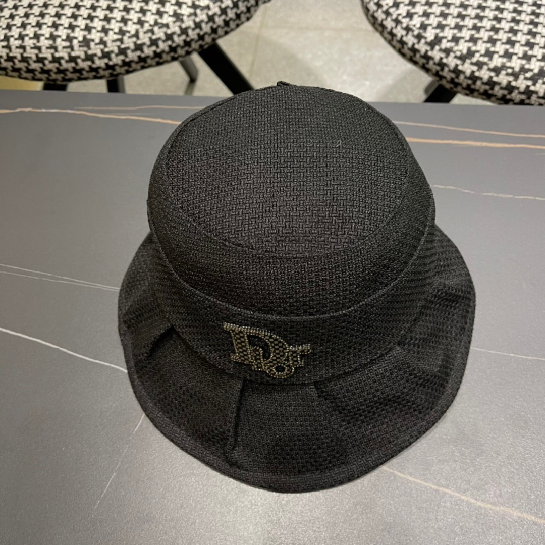  b迪奥Dior👒最新迪奥logo渔夫帽，防晒指数超高，特别显脸小，有型不软塌，可随意折叠，携带方便🤗