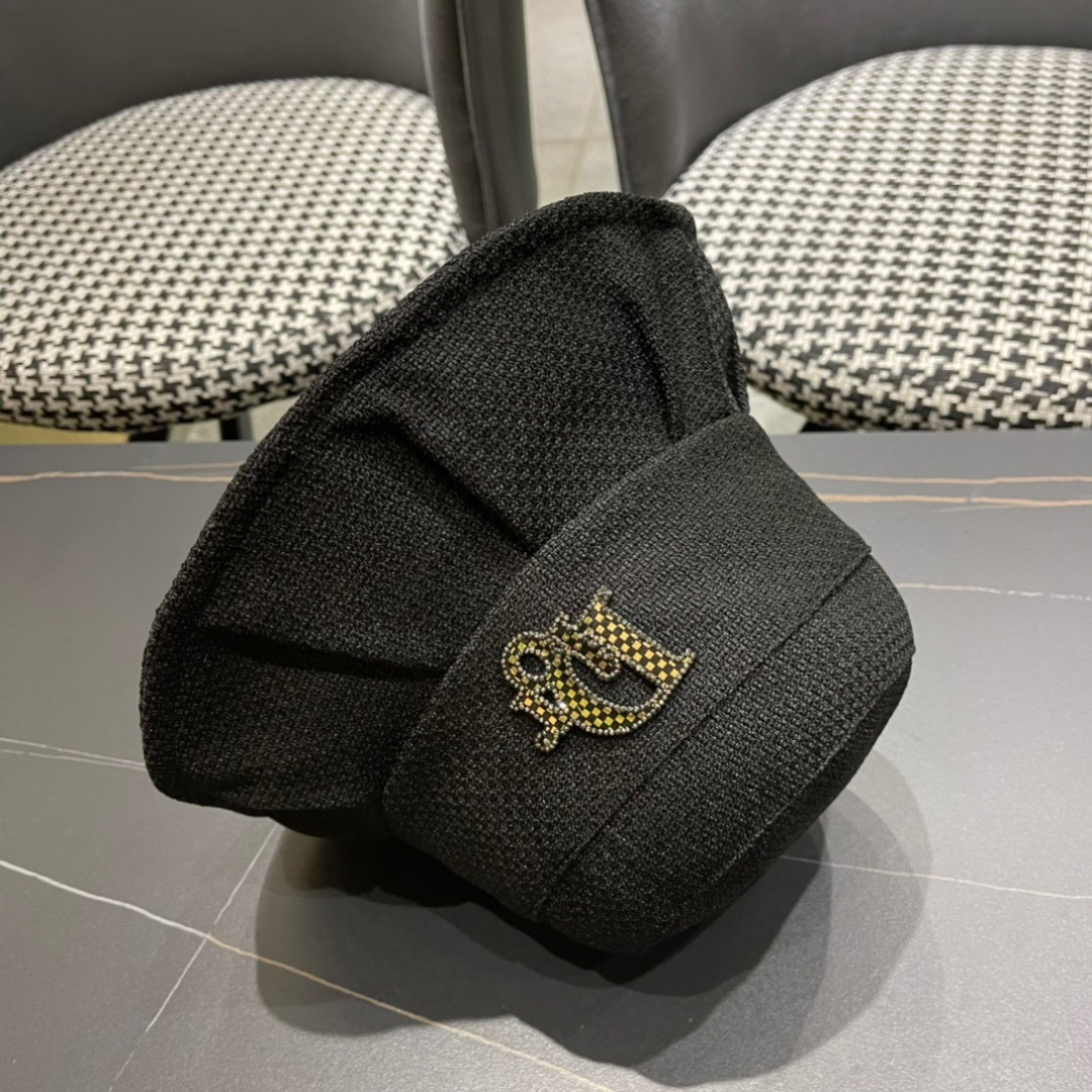  b迪奥Dior👒最新迪奥logo渔夫帽，防晒指数超高，特别显脸小，有型不软塌，可随意折叠，携带方便🤗