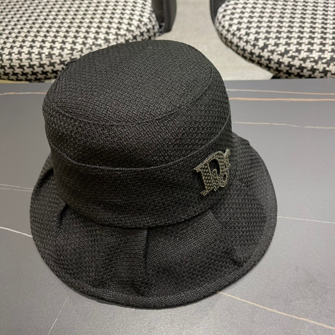  b迪奥Dior👒最新迪奥logo渔夫帽，防晒指数超高，特别显脸小，有型不软塌，可随意折叠，携带方便🤗