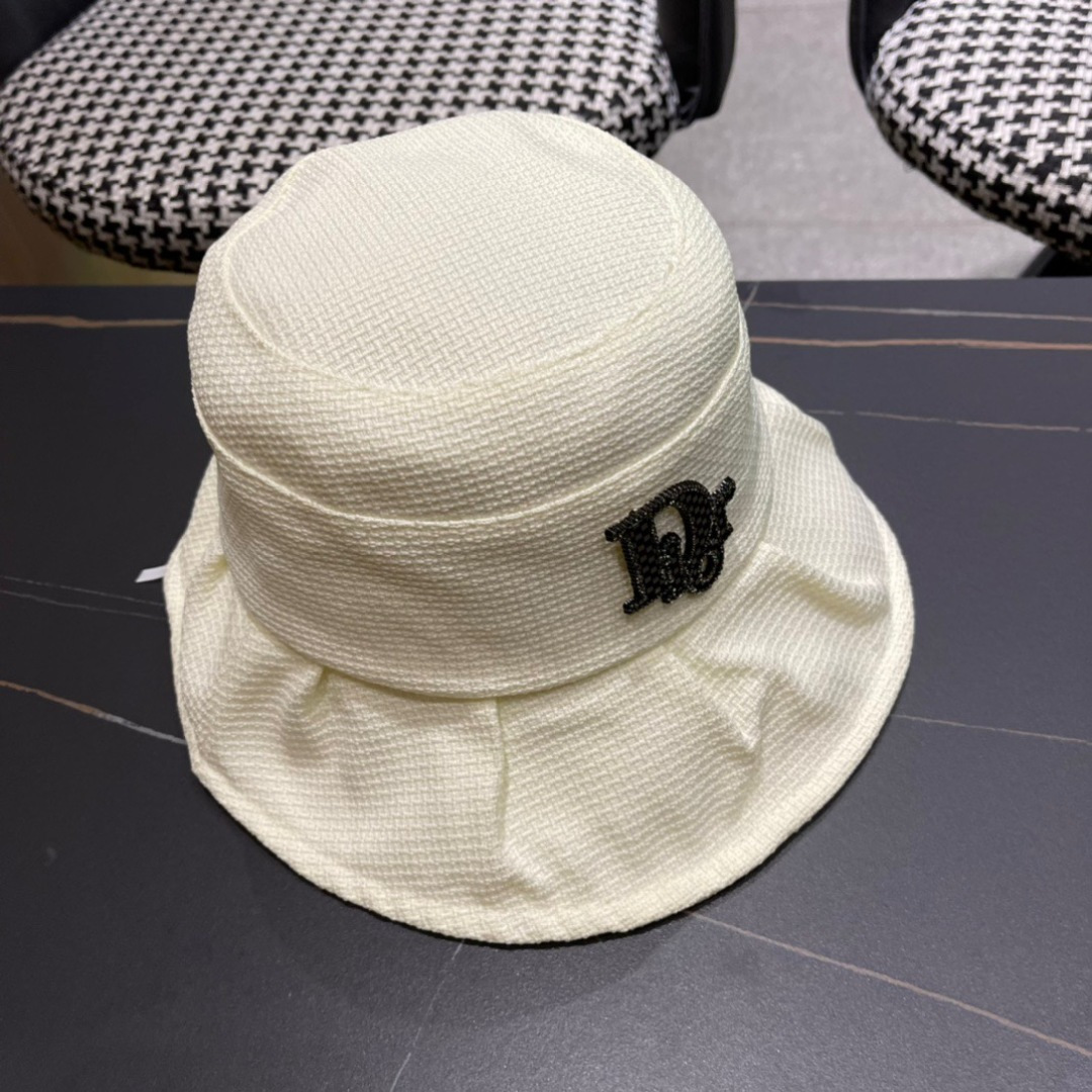  b迪奥Dior👒最新迪奥logo渔夫帽，防晒指数超高，特别显脸小，有型不软塌，可随意折叠，携带方便🤗