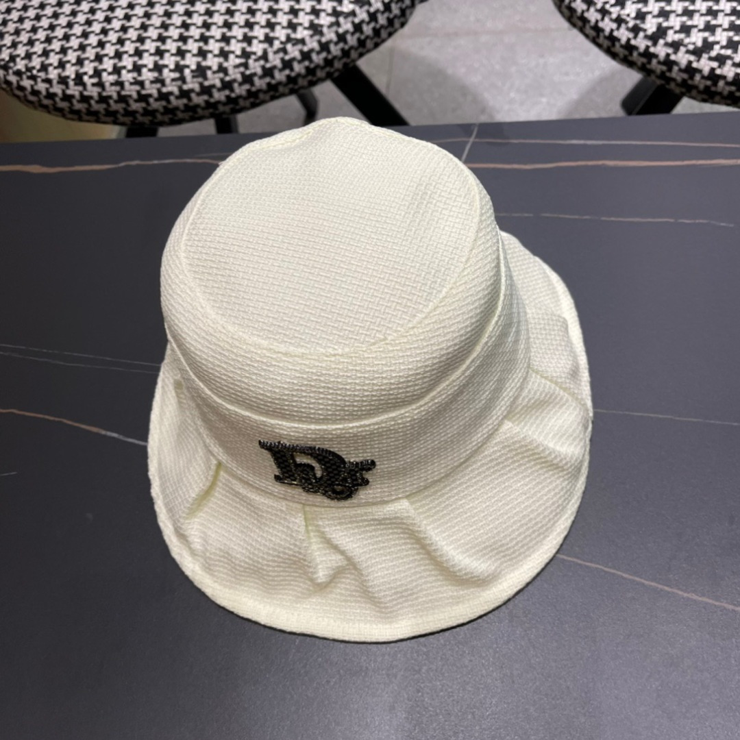  b迪奥Dior👒最新迪奥logo渔夫帽，防晒指数超高，特别显脸小，有型不软塌，可随意折叠，携带方便🤗