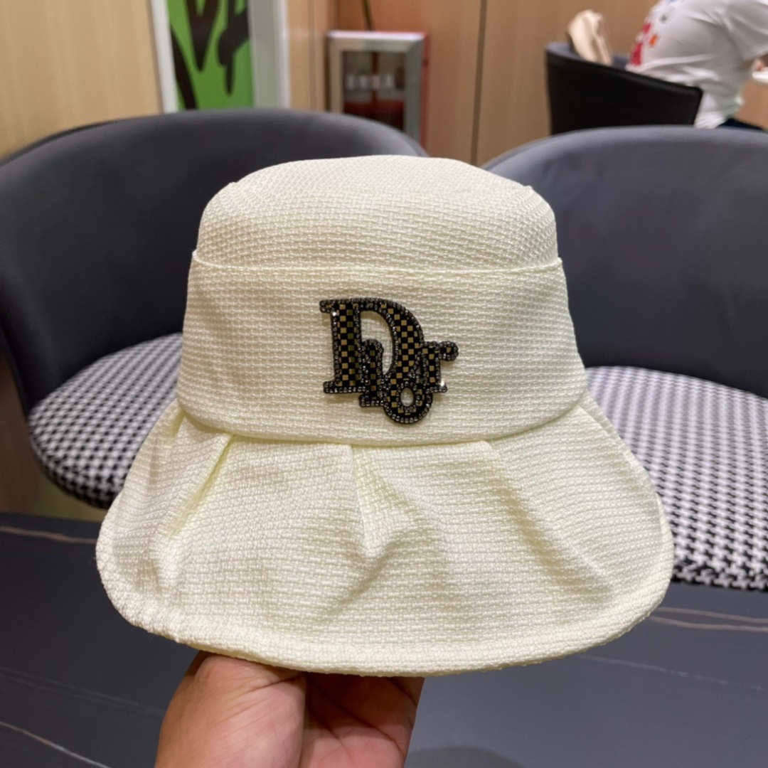  b迪奥Dior👒最新迪奥logo渔夫帽，防晒指数超高，特别显脸小，有型不软塌，可随意折叠，携带方便🤗