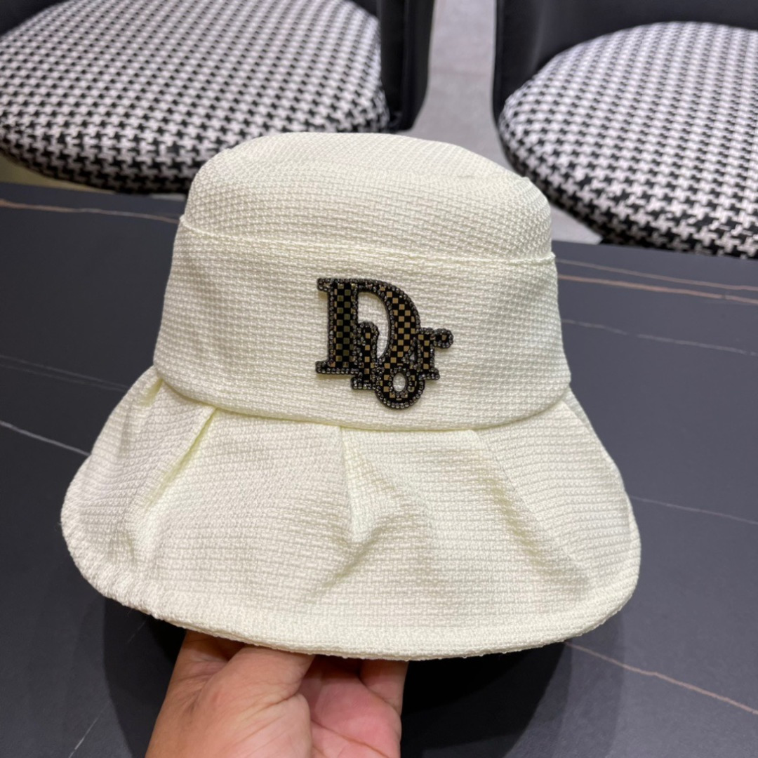  b迪奥Dior👒最新迪奥logo渔夫帽，防晒指数超高，特别显脸小，有型不软塌，可随意折叠，携带方便🤗