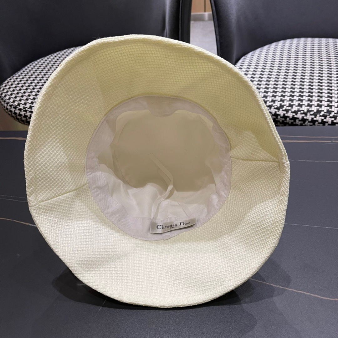  b迪奥Dior👒最新迪奥logo渔夫帽，防晒指数超高，特别显脸小，有型不软塌，可随意折叠，携带方便🤗