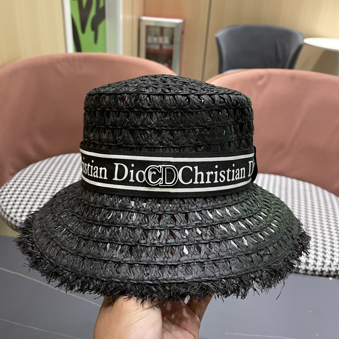  Dior迪奥网红同款田园风拉菲草帽女复古镂空毛边大檐透气
网眼防晒沙滩帽潮