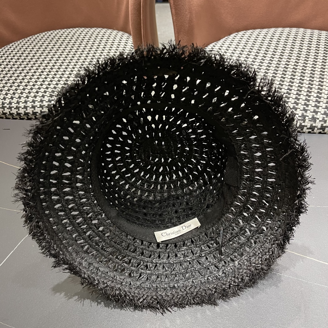  Dior迪奥网红同款田园风拉菲草帽女复古镂空毛边大檐透气
网眼防晒沙滩帽潮