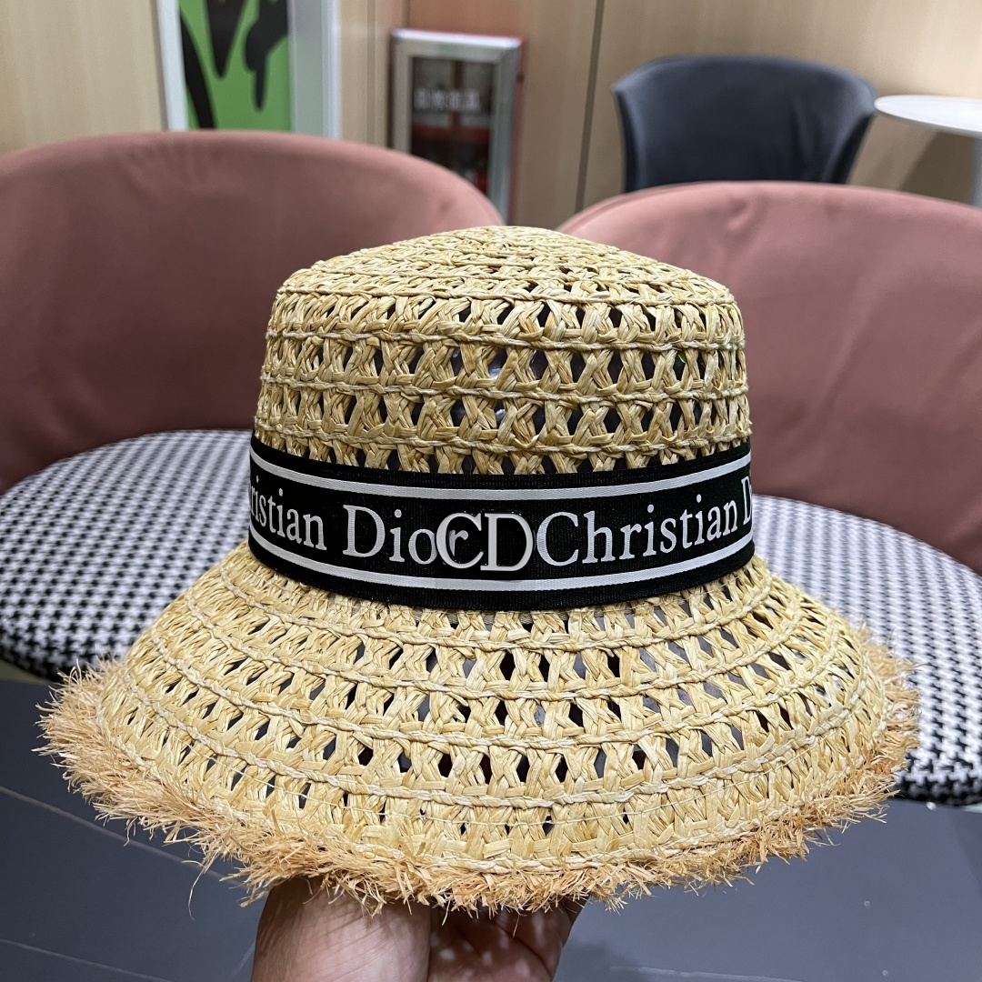  Dior迪奥网红同款田园风拉菲草帽女复古镂空毛边大檐透气
网眼防晒沙滩帽潮