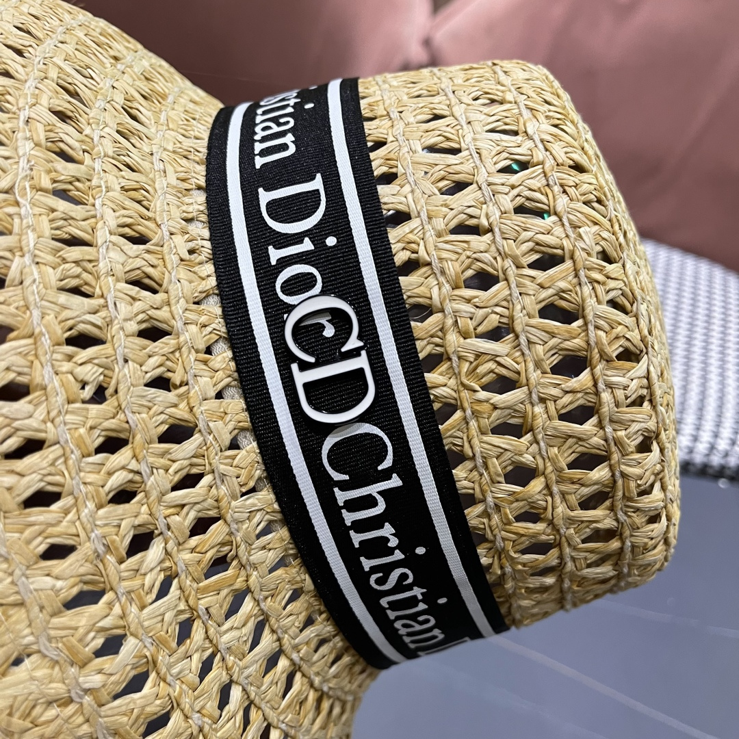  Dior迪奥网红同款田园风拉菲草帽女复古镂空毛边大檐透气
网眼防晒沙滩帽潮