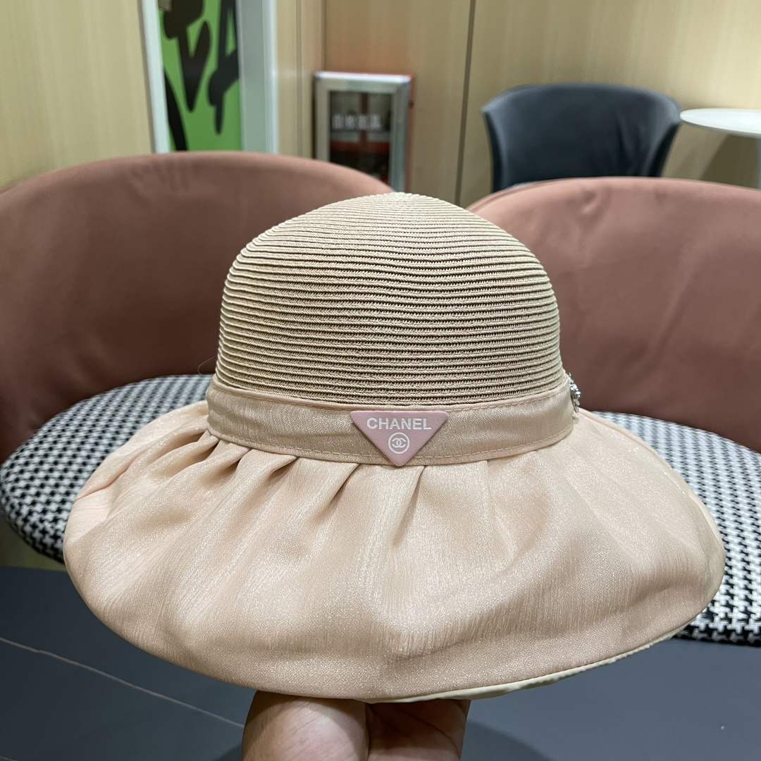  香奈儿Chanel夏季防晒帽女子 2025新款出游防紫外线大檐遮阳
脸蝴蝶结太阳渔夫帽