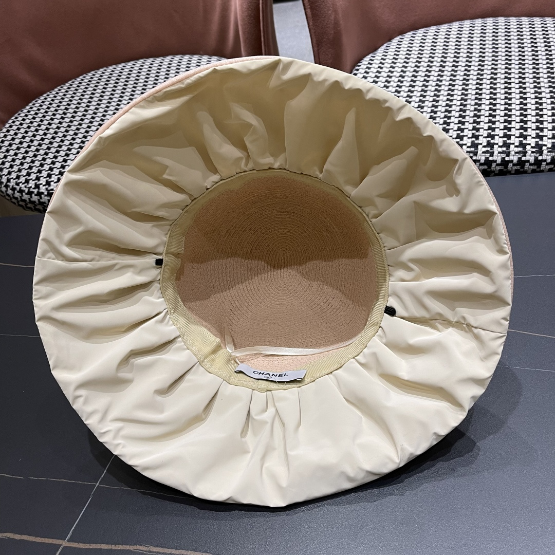  香奈儿Chanel夏季防晒帽女子 2025新款出游防紫外线大檐遮阳
脸蝴蝶结太阳渔夫帽