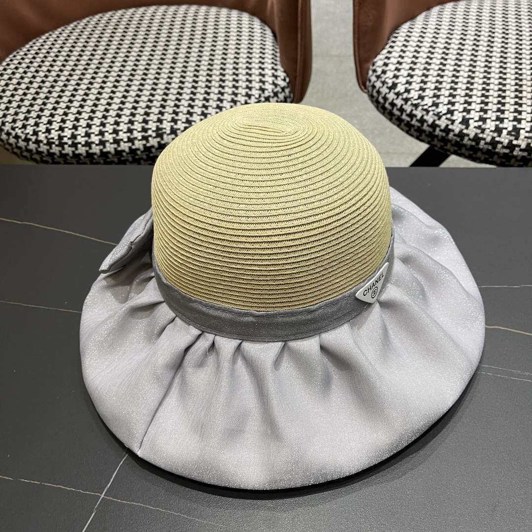  香奈儿Chanel夏季防晒帽女子 2025新款出游防紫外线大檐遮阳
脸蝴蝶结太阳渔夫帽