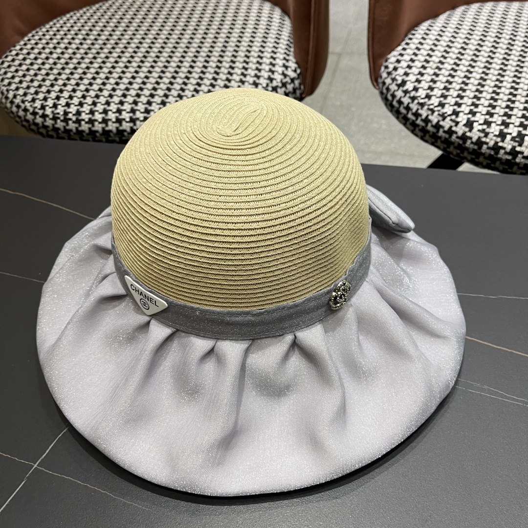  香奈儿Chanel夏季防晒帽女子 2025新款出游防紫外线大檐遮阳
脸蝴蝶结太阳渔夫帽