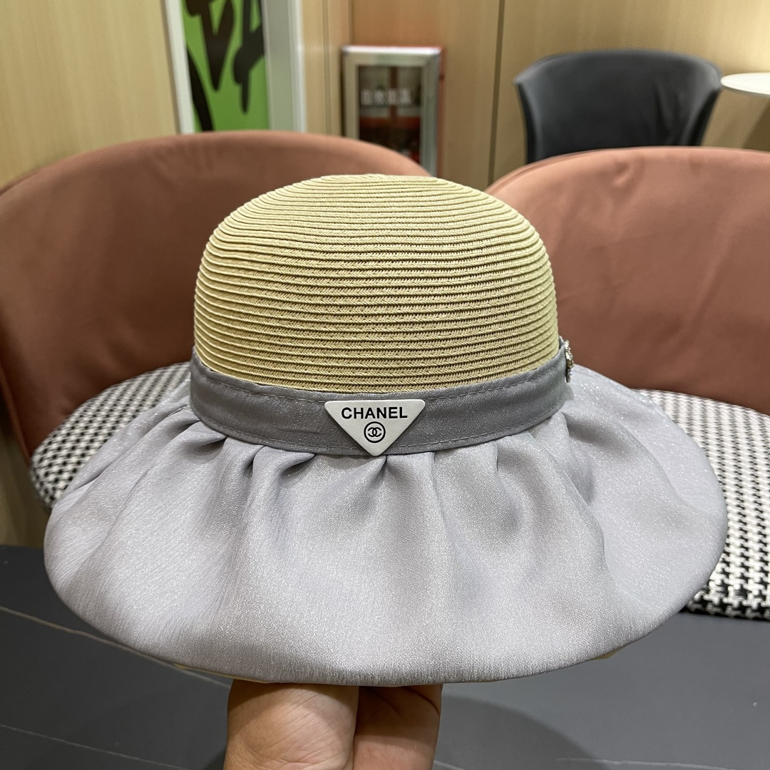  香奈儿Chanel夏季防晒帽女子 2025新款出游防紫外线大檐遮阳
脸蝴蝶结太阳渔夫帽