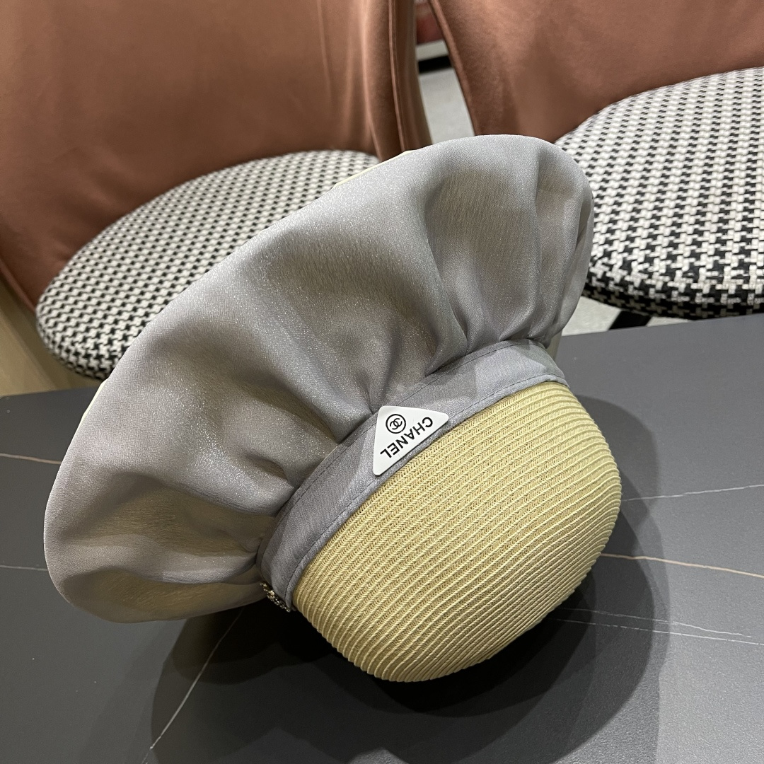  香奈儿Chanel夏季防晒帽女子 2025新款出游防紫外线大檐遮阳
脸蝴蝶结太阳渔夫帽