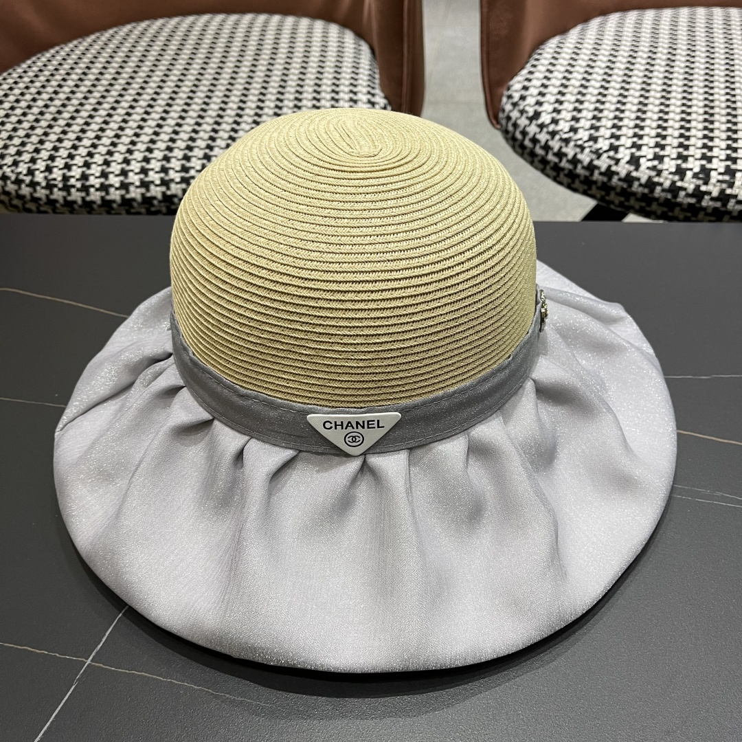  香奈儿Chanel夏季防晒帽女子 2025新款出游防紫外线大檐遮阳
脸蝴蝶结太阳渔夫帽