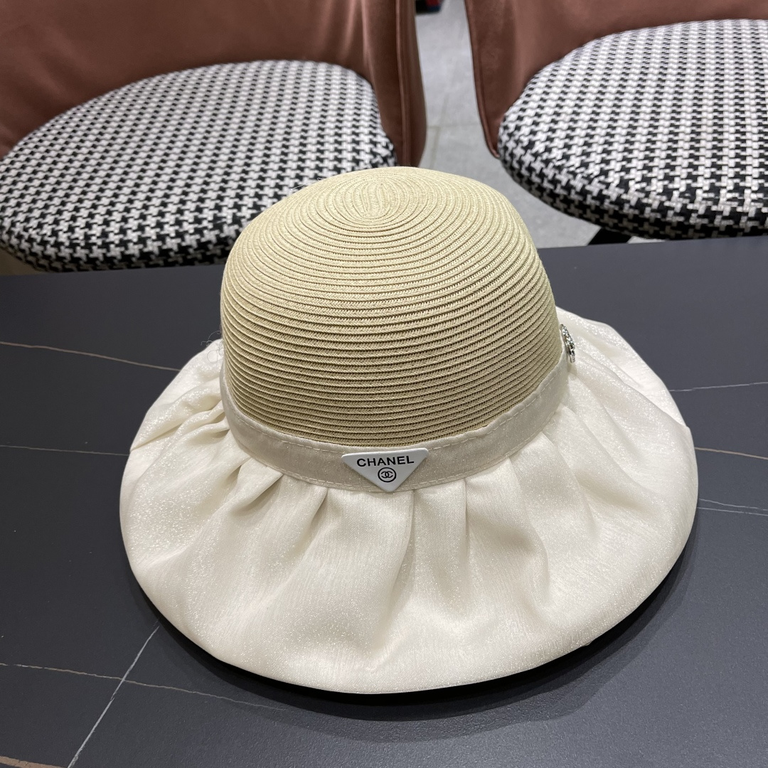  香奈儿Chanel夏季防晒帽女子 2025新款出游防紫外线大檐遮阳
脸蝴蝶结太阳渔夫帽