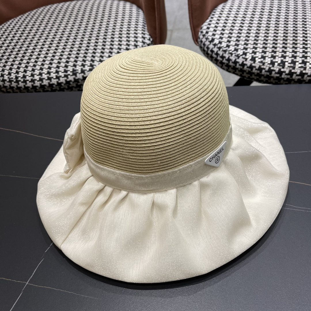  香奈儿Chanel夏季防晒帽女子 2025新款出游防紫外线大檐遮阳
脸蝴蝶结太阳渔夫帽