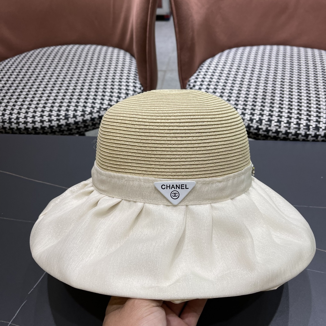  香奈儿Chanel夏季防晒帽女子 2025新款出游防紫外线大檐遮阳
脸蝴蝶结太阳渔夫帽