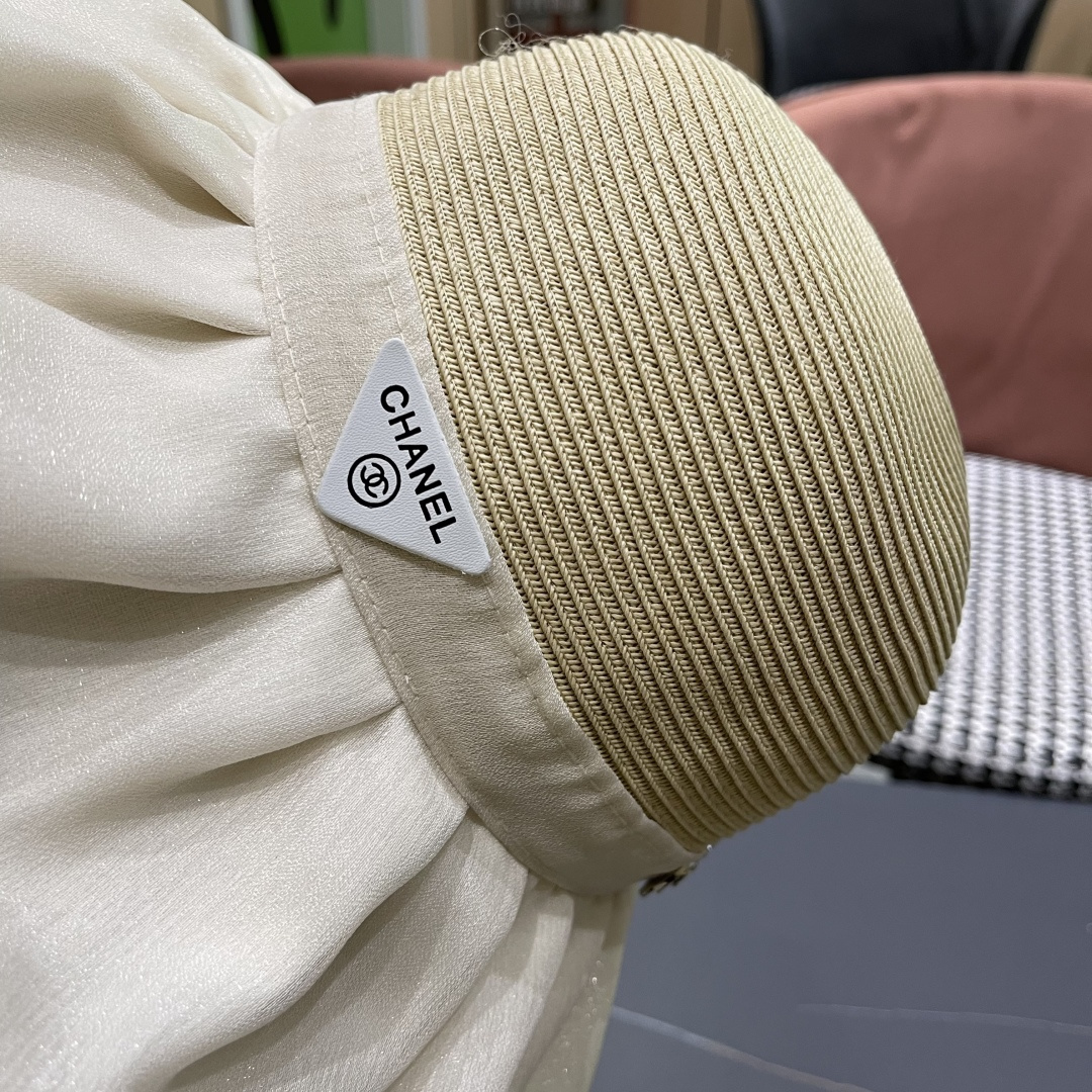  香奈儿Chanel夏季防晒帽女子 2025新款出游防紫外线大檐遮阳
脸蝴蝶结太阳渔夫帽