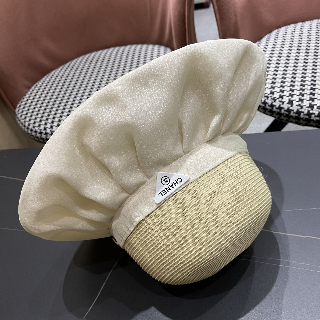  香奈儿Chanel夏季防晒帽女子 2025新款出游防紫外线大檐遮阳
脸蝴蝶结太阳渔夫帽