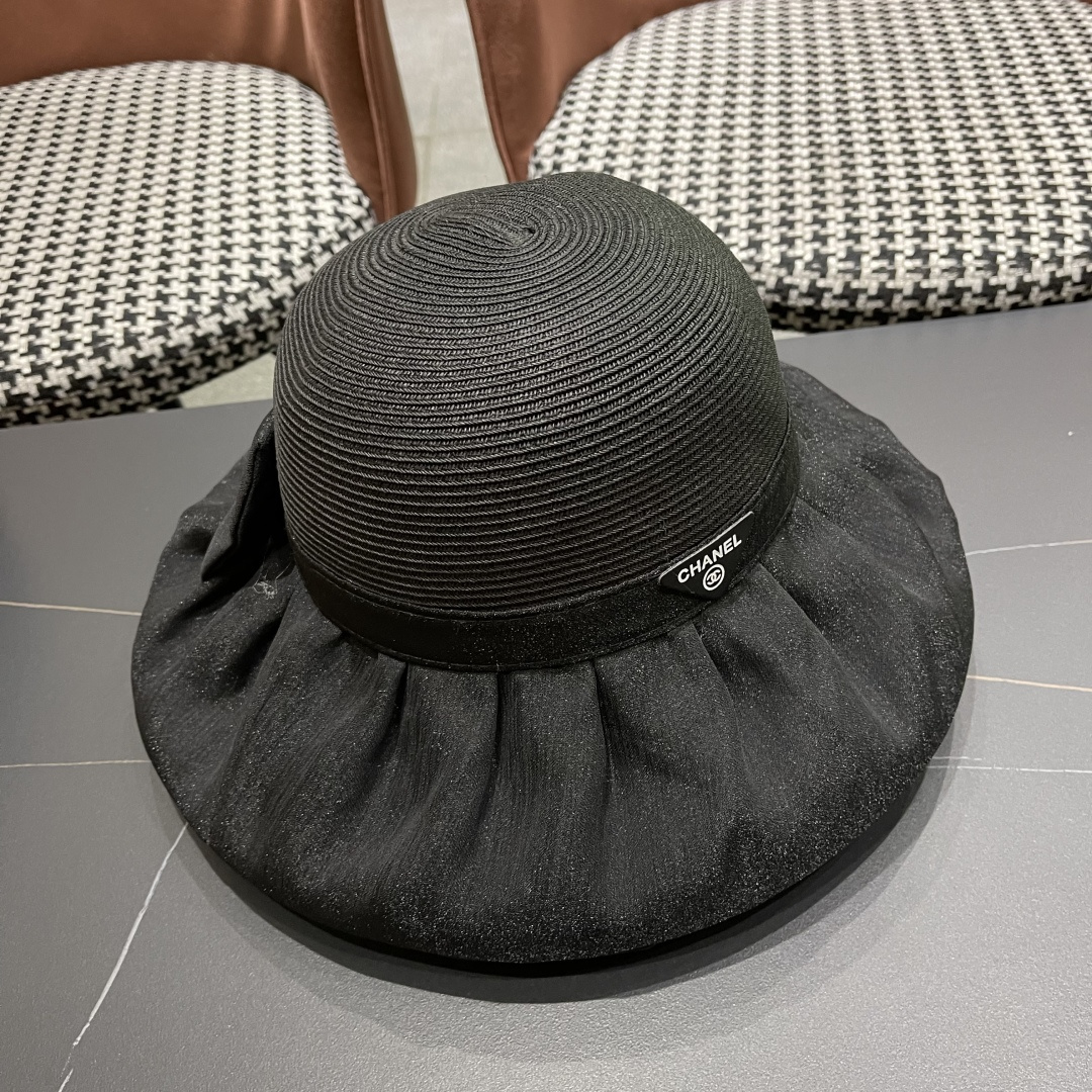  香奈儿Chanel夏季防晒帽女子 2025新款出游防紫外线大檐遮阳
脸蝴蝶结太阳渔夫帽