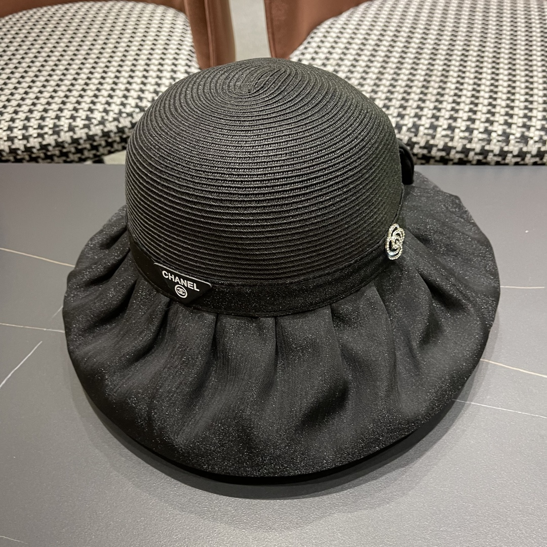  香奈儿Chanel夏季防晒帽女子 2025新款出游防紫外线大檐遮阳
脸蝴蝶结太阳渔夫帽