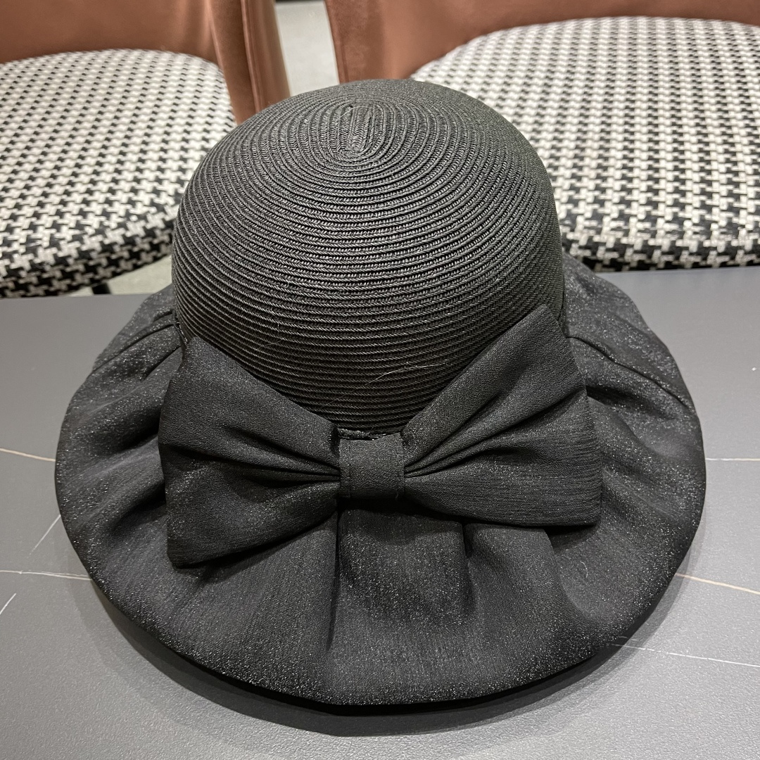  香奈儿Chanel夏季防晒帽女子 2025新款出游防紫外线大檐遮阳
脸蝴蝶结太阳渔夫帽
