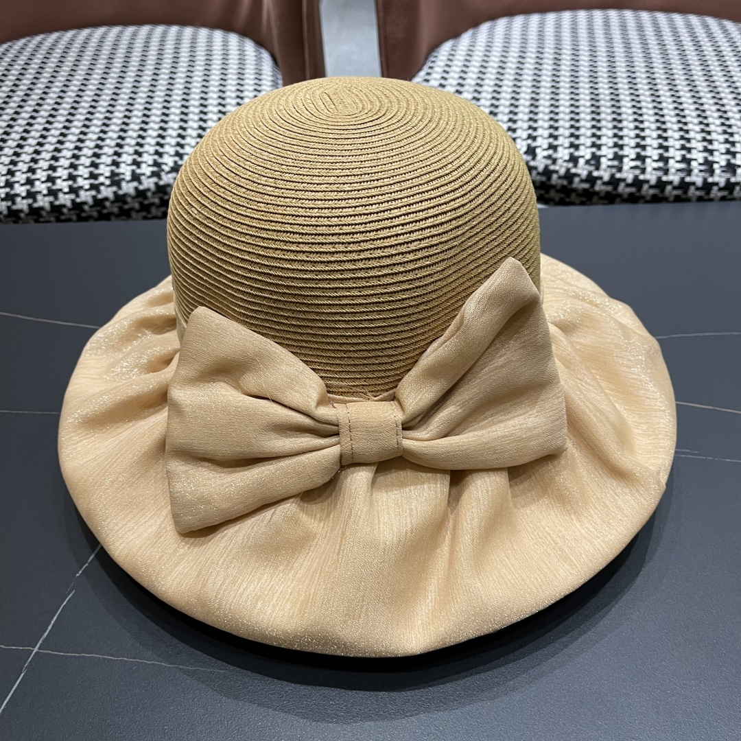  香奈儿Chanel夏季防晒帽女子 2025新款出游防紫外线大檐遮阳
脸蝴蝶结太阳渔夫帽