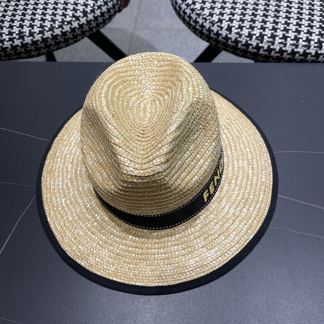  芬迪FENDI大帽檐麦秆爵士草帽女夏新款海边防晒遮阳巴拿马
法式复古草编帽子