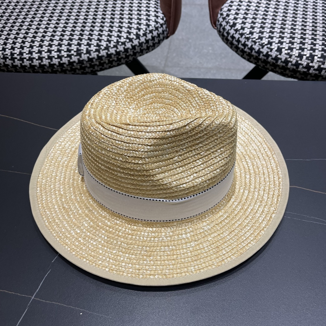  芬迪FENDI大帽檐麦秆爵士草帽女夏新款海边防晒遮阳巴拿马
法式复古草编帽子