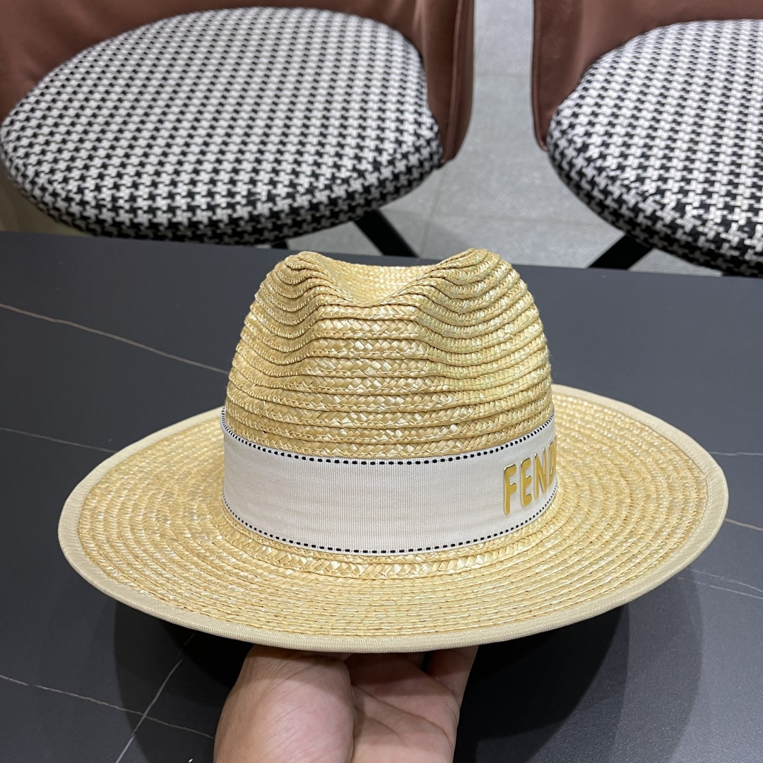  芬迪FENDI大帽檐麦秆爵士草帽女夏新款海边防晒遮阳巴拿马
法式复古草编帽子