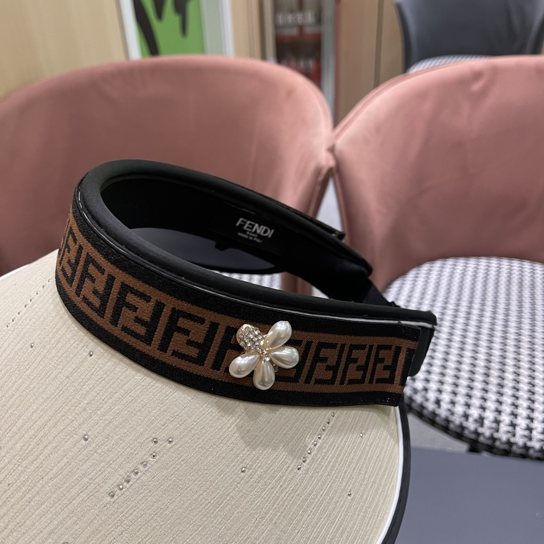  芬迪FENDI 春夏新款大帽檐空顶帽女夏季户外太阳帽网红无顶防晒
帽海边骑行遞阳帽