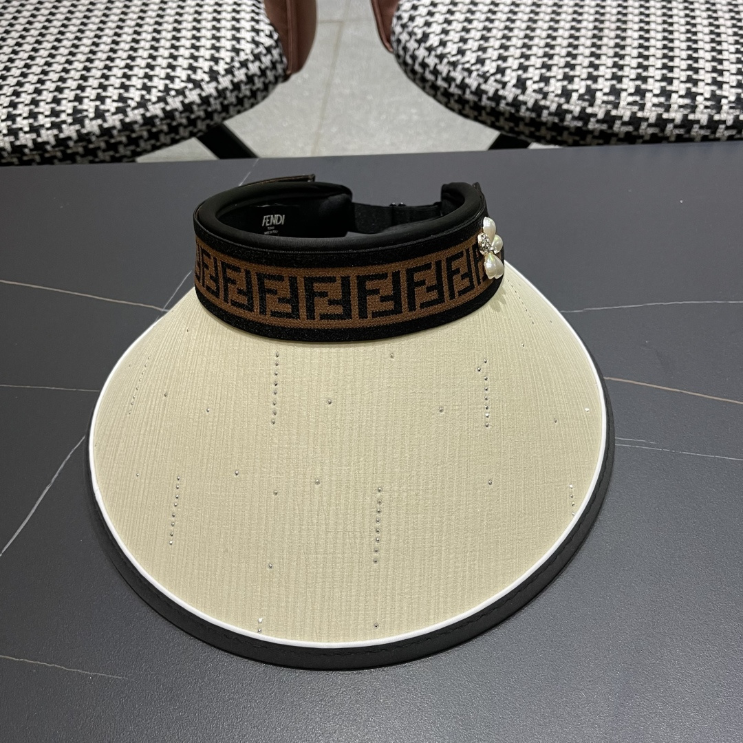 芬迪FENDI 春夏新款大帽檐空顶帽女夏季户外太阳帽网红无顶防晒
帽海边骑行遞阳帽