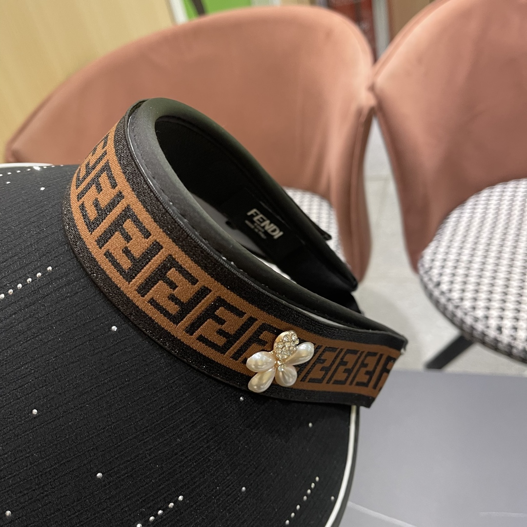  芬迪FENDI 春夏新款大帽檐空顶帽女夏季户外太阳帽网红无顶防晒
帽海边骑行遞阳帽