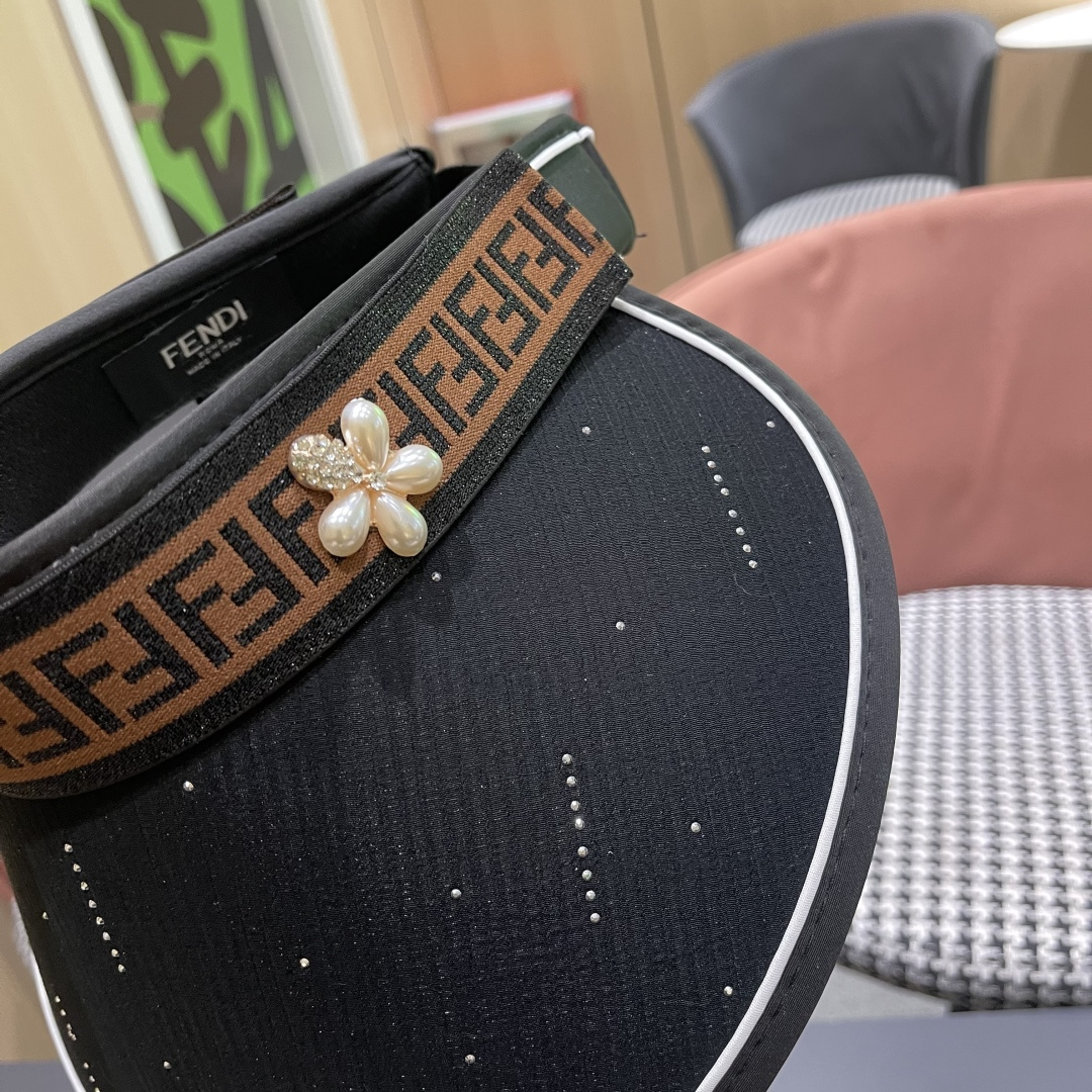  芬迪FENDI 春夏新款大帽檐空顶帽女夏季户外太阳帽网红无顶防晒
帽海边骑行遞阳帽