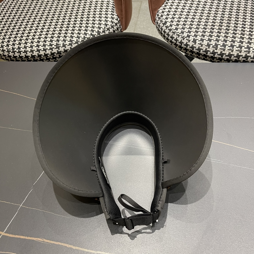  芬迪FENDI 春夏新款大帽檐空顶帽女夏季户外太阳帽网红无顶防晒
帽海边骑行遞阳帽