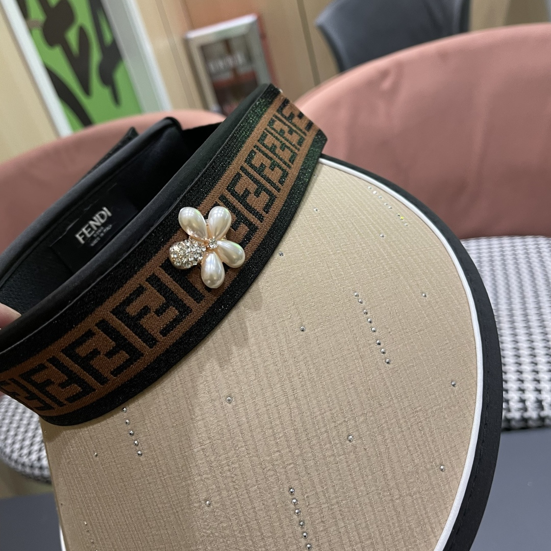  芬迪FENDI 春夏新款大帽檐空顶帽女夏季户外太阳帽网红无顶防晒
帽海边骑行遞阳帽