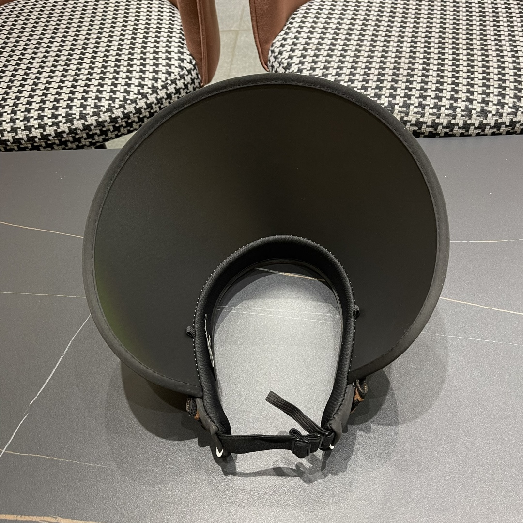  芬迪FENDI 春夏新款大帽檐空顶帽女夏季户外太阳帽网红无顶防晒
帽海边骑行遞阳帽