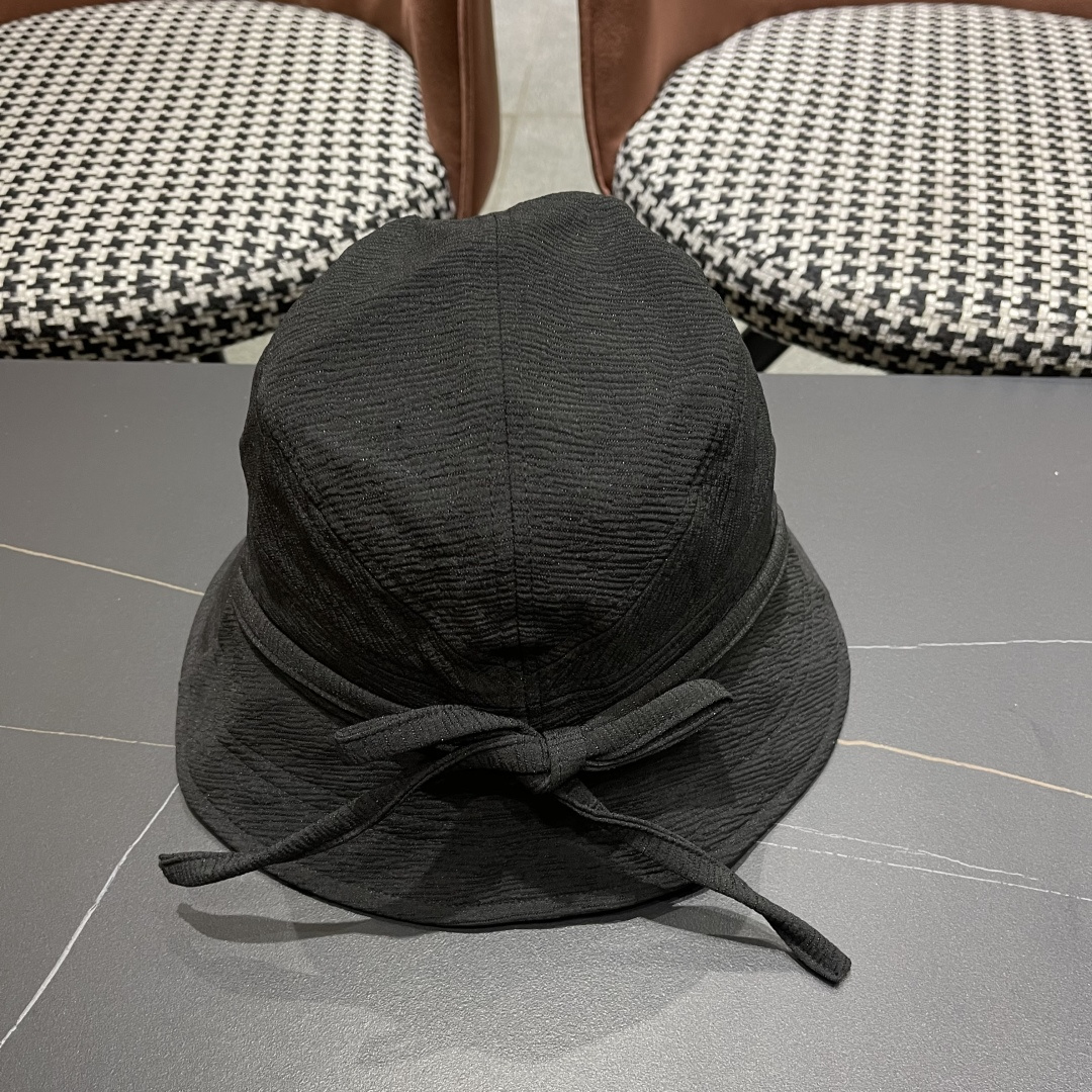  蒙口Moncler渔夫帽子女春夏2025新款高品质蝴
蝶结显脸小防晒遮