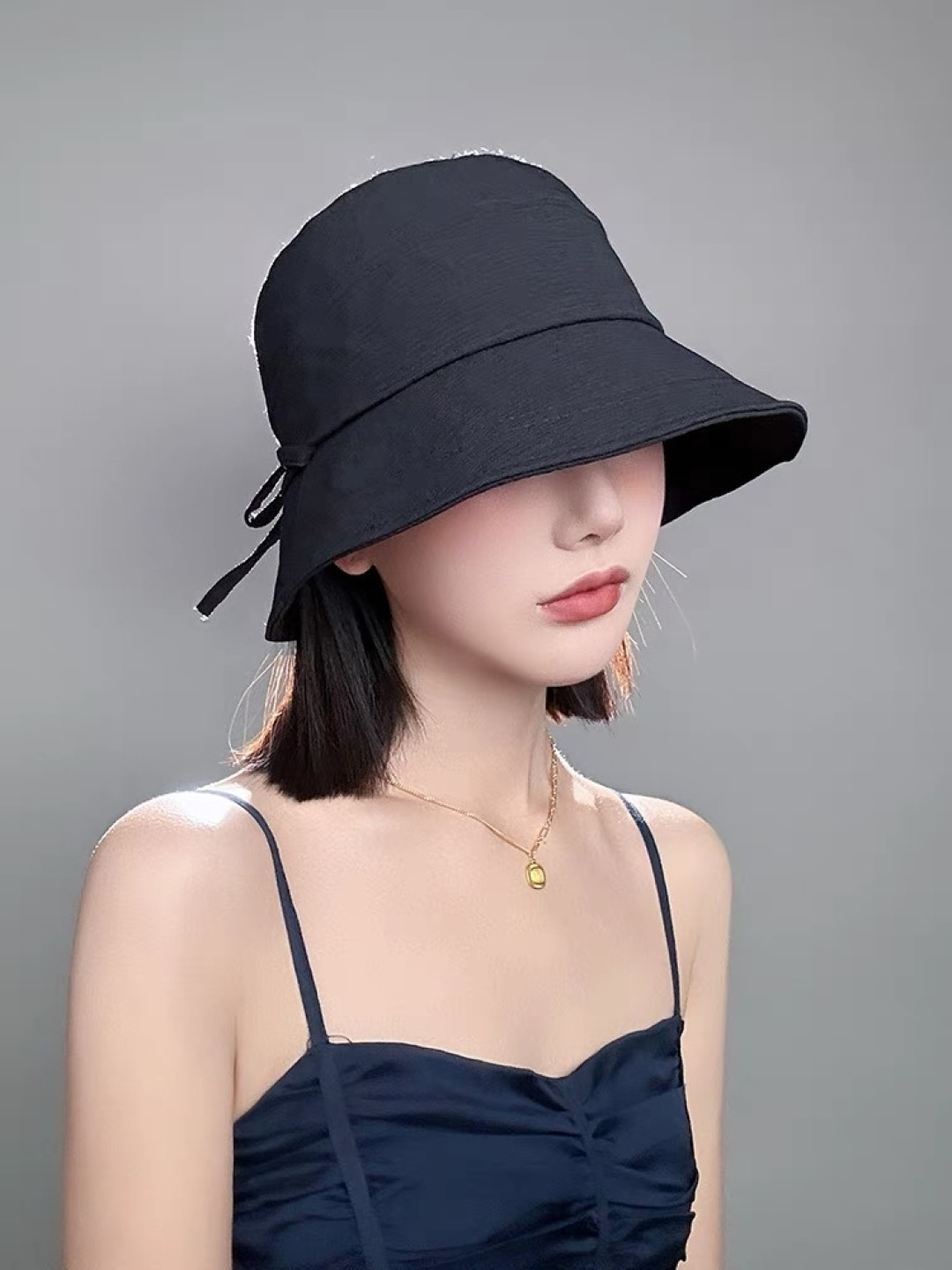  蒙口Moncler渔夫帽子女春夏2025新款高品质蝴
蝶结显脸小防晒遮