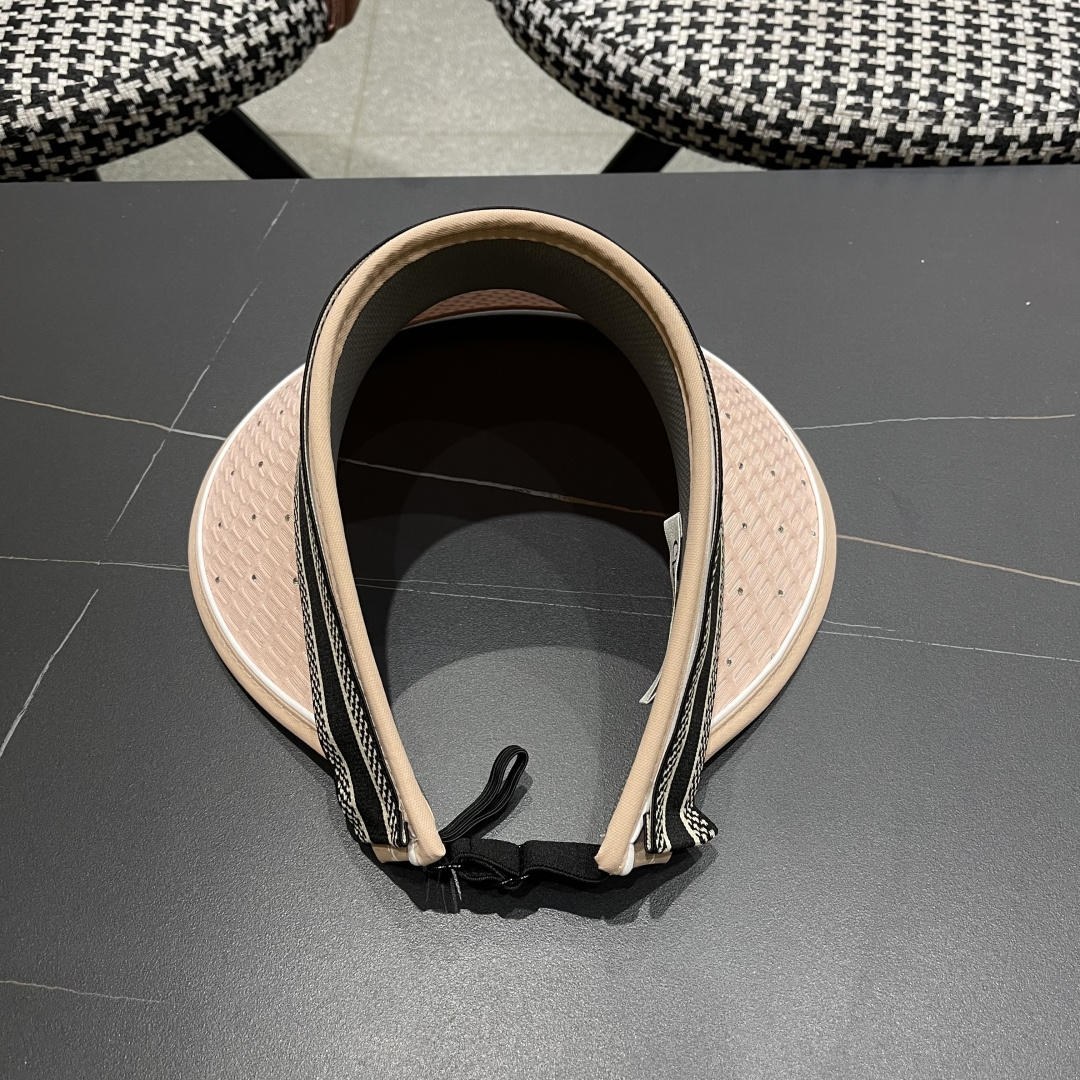 迪奥Dior新款女夏季闪亮水钻空顶遮阳帽百搭优雅出游发
箍帽防紫外线防晒帽