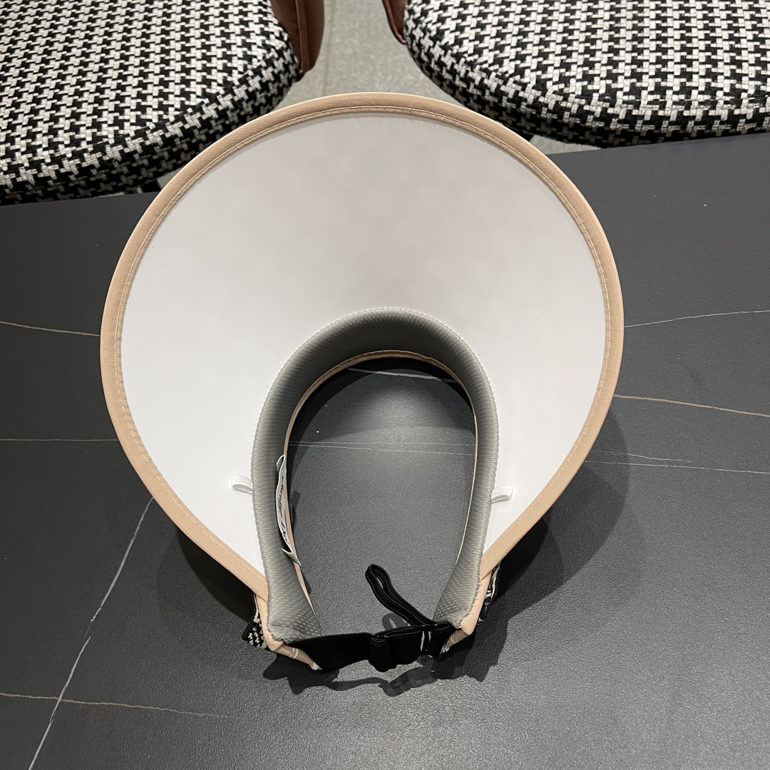 迪奥Dior新款女夏季闪亮水钻空顶遮阳帽百搭优雅出游发
箍帽防紫外线防晒帽