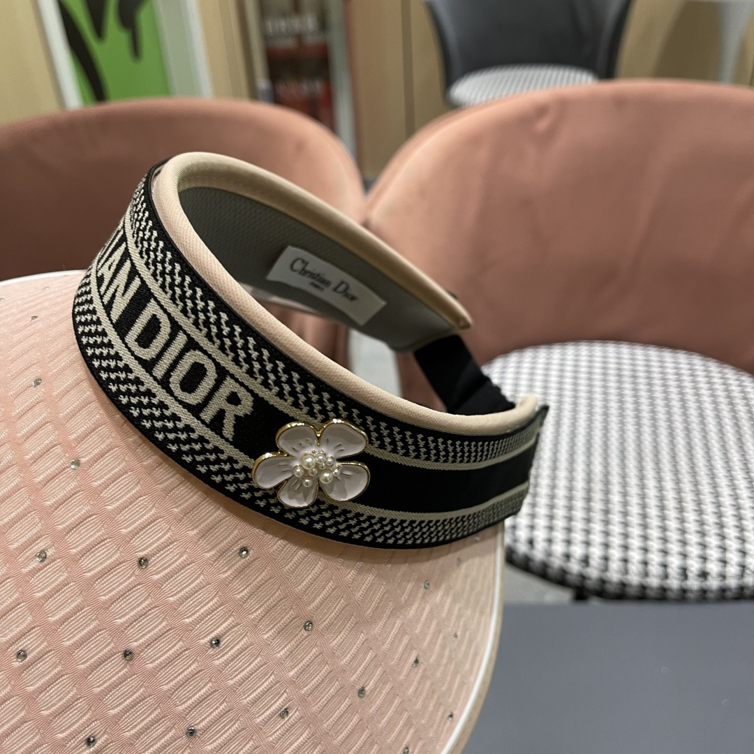 迪奥Dior新款女夏季闪亮水钻空顶遮阳帽百搭优雅出游发
箍帽防紫外线防晒帽