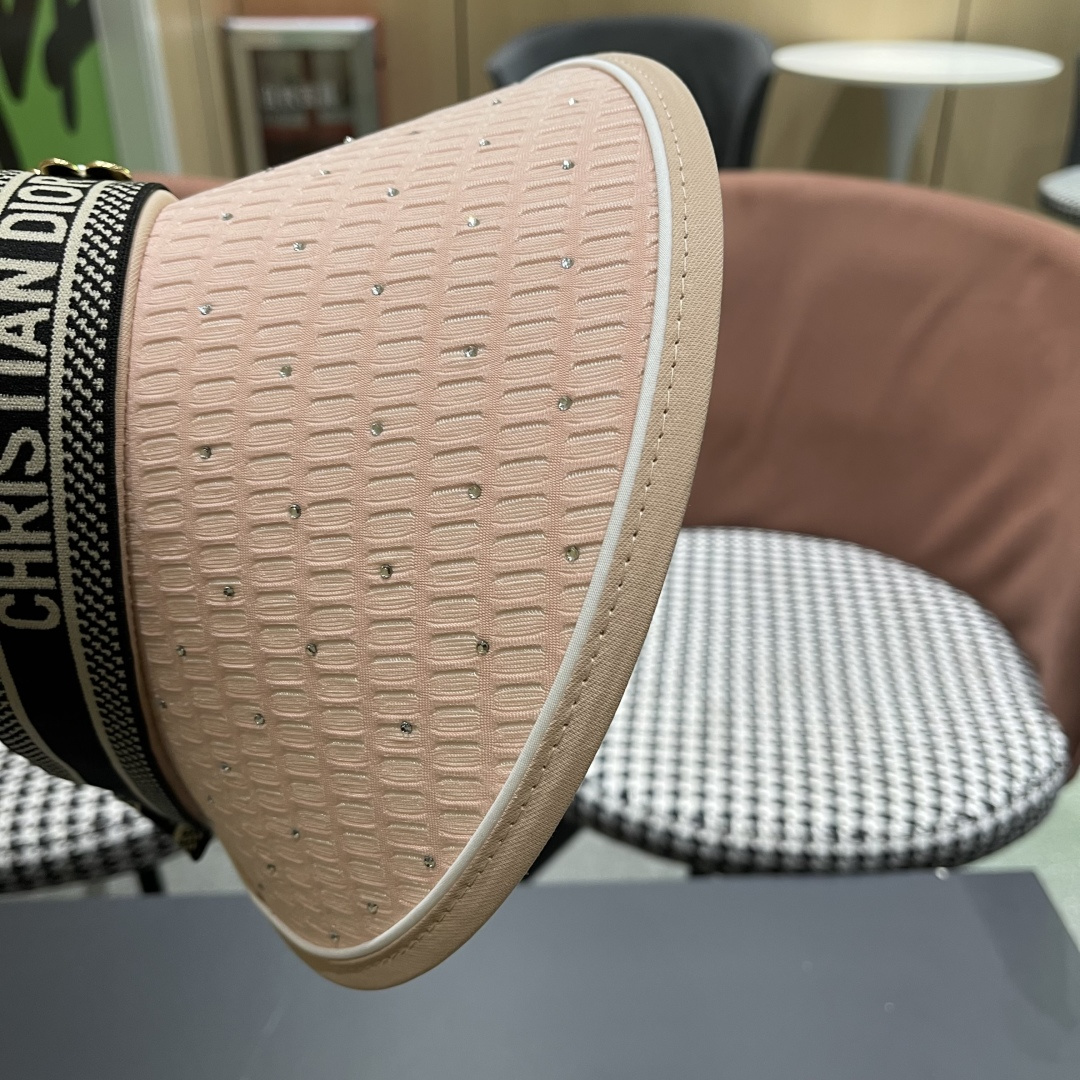 迪奥Dior新款女夏季闪亮水钻空顶遮阳帽百搭优雅出游发
箍帽防紫外线防晒帽