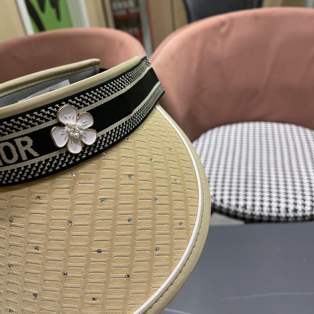 迪奥Dior新款女夏季闪亮水钻空顶遮阳帽百搭优雅出游发
箍帽防紫外线防晒帽