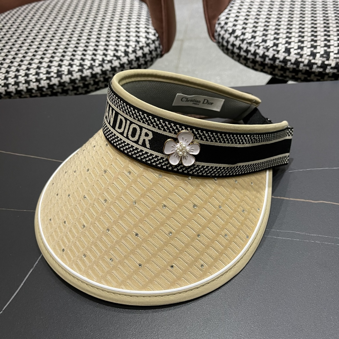 迪奥Dior新款女夏季闪亮水钻空顶遮阳帽百搭优雅出游发
箍帽防紫外线防晒帽