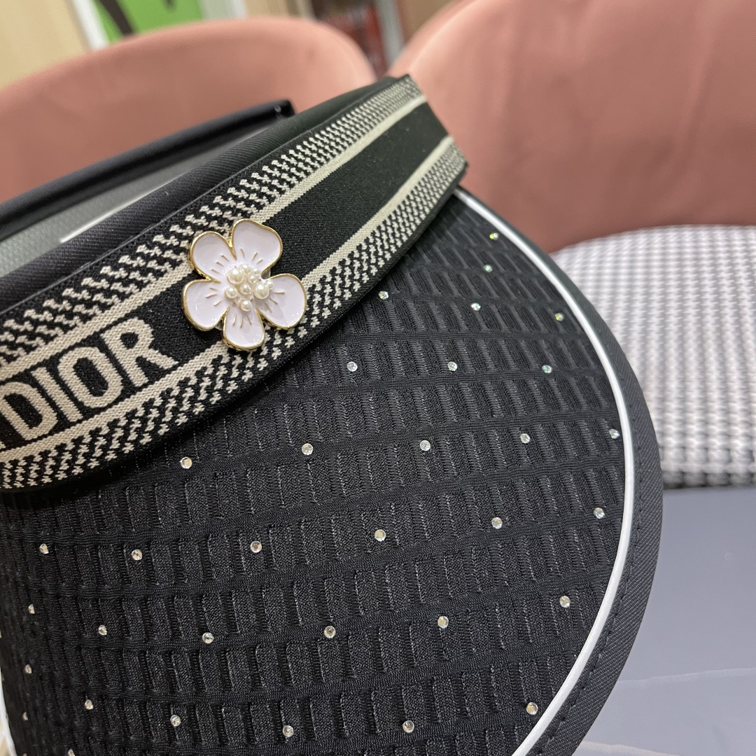 迪奥Dior新款女夏季闪亮水钻空顶遮阳帽百搭优雅出游发
箍帽防紫外线防晒帽