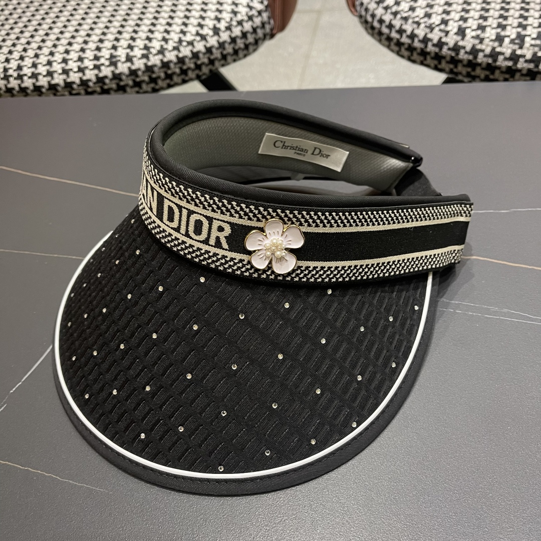 迪奥Dior新款女夏季闪亮水钻空顶遮阳帽百搭优雅出游发
箍帽防紫外线防晒帽